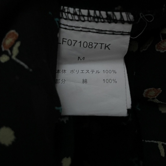 Lowry’s Farm Japanese Brand Black Floral Top Size Medium - Picture 5 of 9